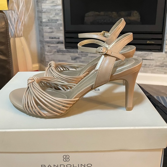 Bandolino Natural Open Toe Strappy Sandals 6.5M New in box - Picture 2 of 6